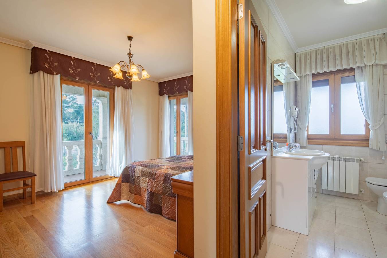Appartement entier, Appartement 'Apartamento 11' avec piscine partagée, terrasse privée et Wi-Fi in Cangas, Rías Baixas