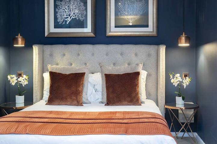 Prestige-Maison-Salle de bain privée-Vue sur Rue in Cheltenham, Gloucestershire