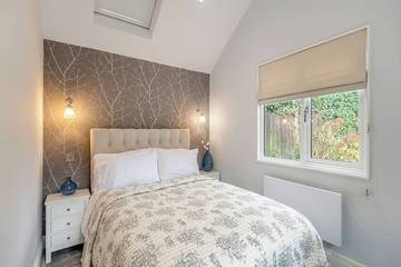 Cottage for 2 People in Surrey, South East England, Photo 1