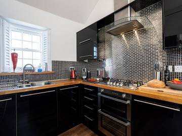 Holiday Rental for 6 People in Barrow-in-Furness, Cumbria, Photo 2