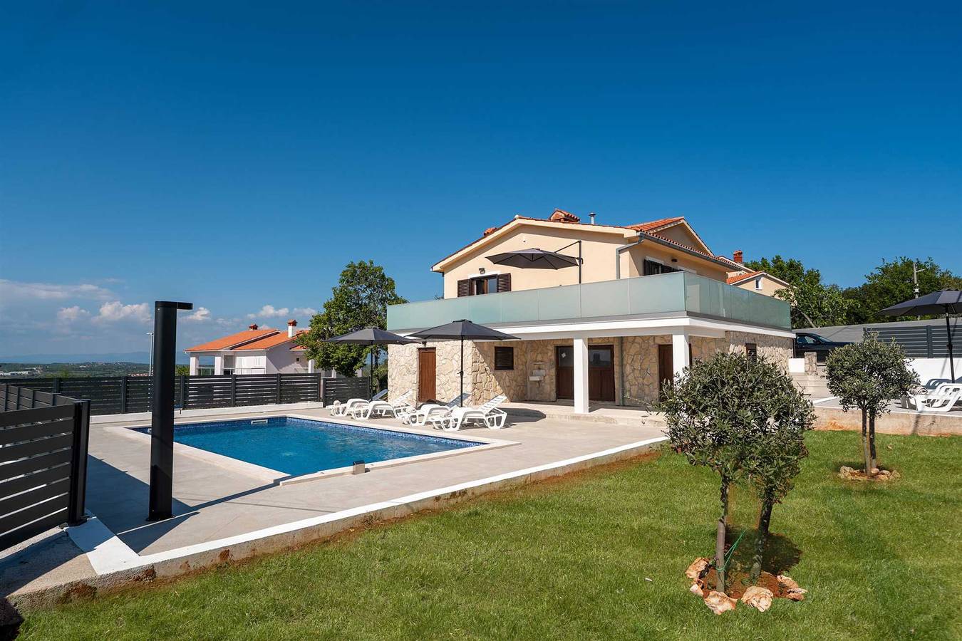 Casa Philu in ruhiger Lage mit herrlicher Aussicht in Presika, Ostküste Istrien