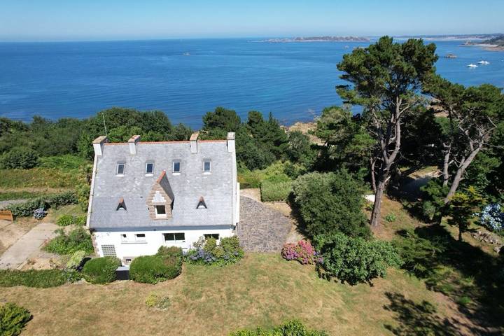 Villa pour 12 personnes, avec Terrasse ainsi que Jardin et Vue à Perros-Guirec - 3