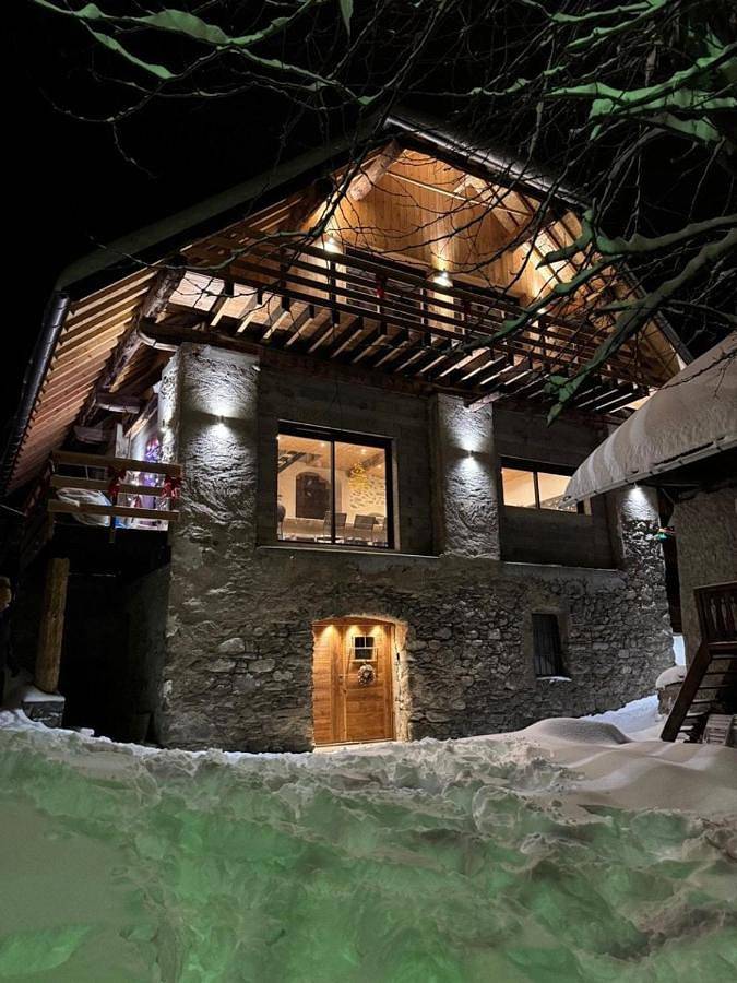 Gîte pour 17 personnes, avec vue et jardin à Saint-Alban-des-Villards - 4