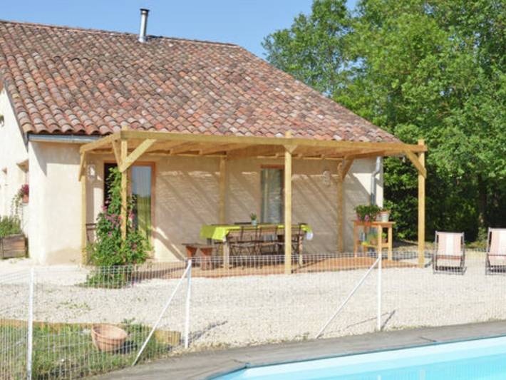 Location de vacances pour 2 personnes, avec piscine et jardin à Montadet