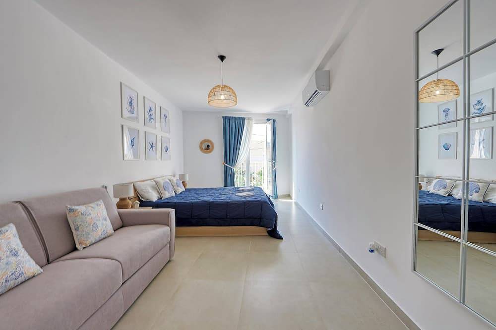 Ganze Wohnung, Gozo Getaway - Large Pool Apartment, 10 mins to Xagħra Square in Xaghra, Gozo
