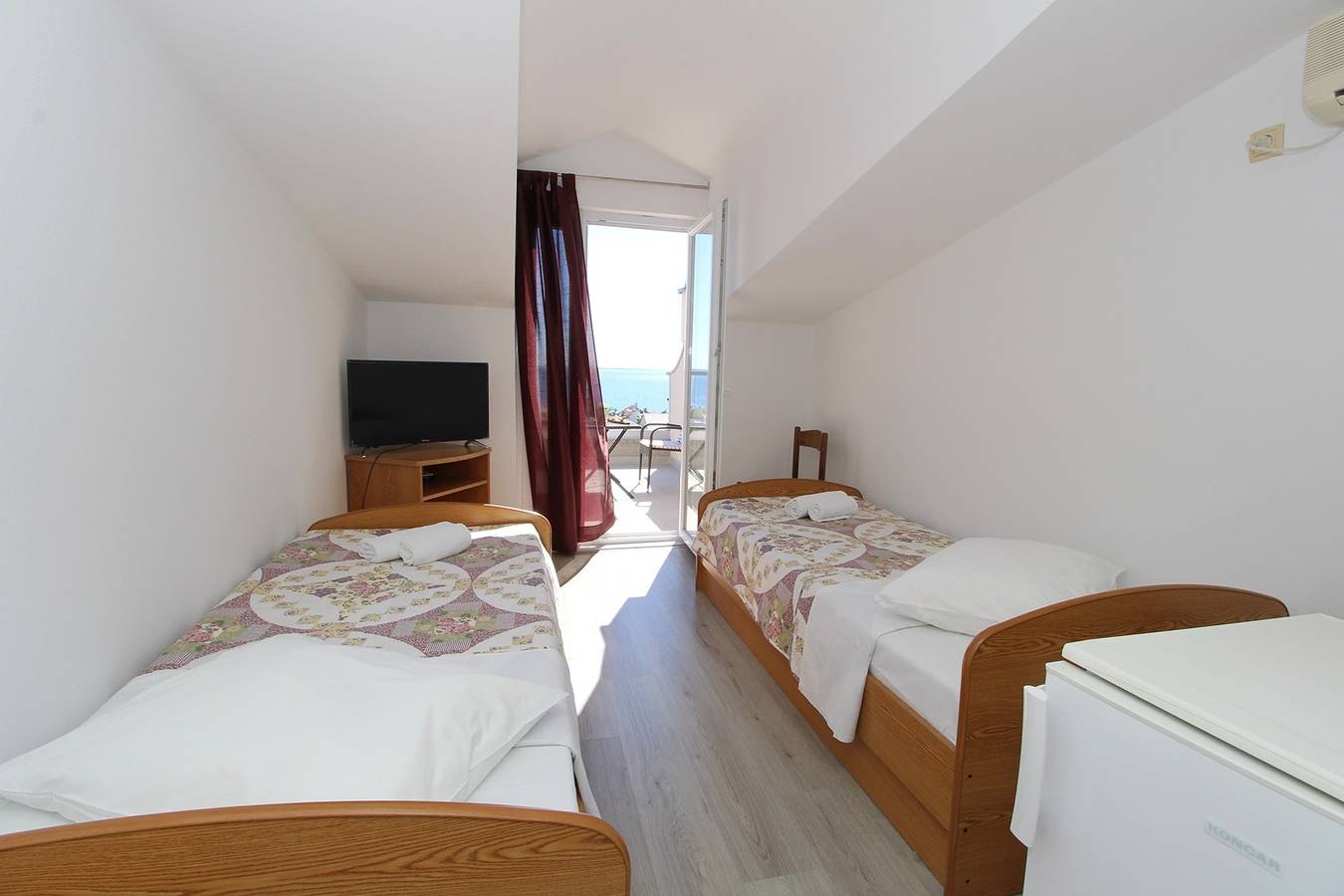 Zimmer Karas S2 mit Meerblick in Mandre, Pag