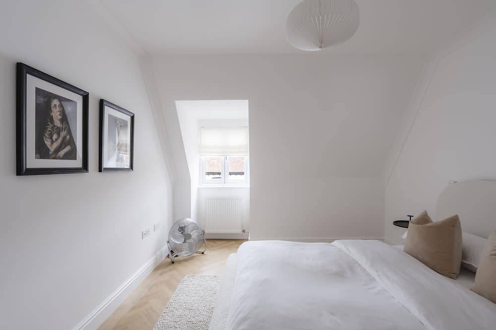 Maison-en Ville-Salle de bain privée-Balcon-Glebe Road in Chelmsford, Essex