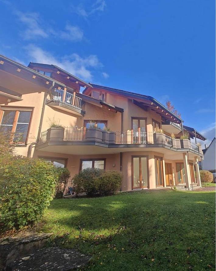 Ferienwohnung für 5 Personen, mit Terrasse und Garten sowie Kinderpool und Sauna in Hüfingen