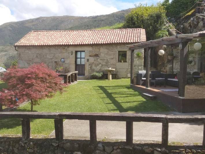 Apartamento para 8 personas, con Balcón y Terraza además de Jardín y Vistas en Oia (Pontevedra)