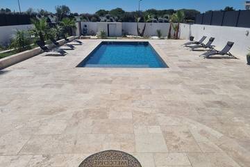 Location de vacances pour 8 personnes, avec jardin ainsi que terrasse et jacuzzi à Saint-Gervasy