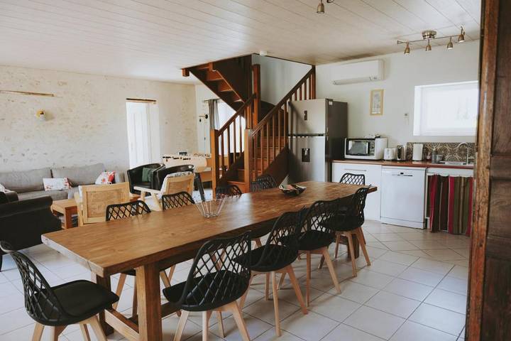 Location de vacances pour 13 personnes, avec jardin et vue à Courbouzon - 3