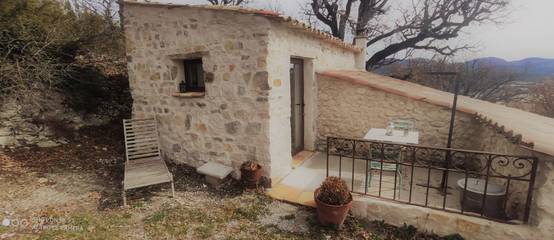 Gîte pour 2 personnes, avec jardin à Trigance