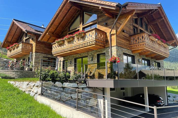 Blockhütte für 8 Personen, mit Sauna und Balkon sowie Garten - 1