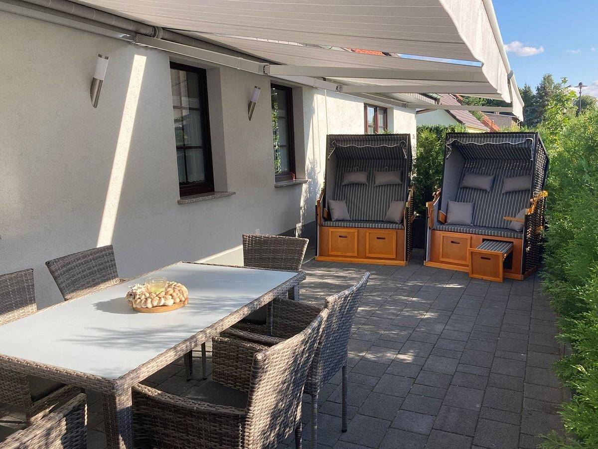 Ganze Wohnung, Großzügige Landwohnung in Nossentiner Hütte mit Terrasse und eingezäuntem Garten in Nossentiner Hütte, Naturpark Nossentiner/Schwinzer Heide