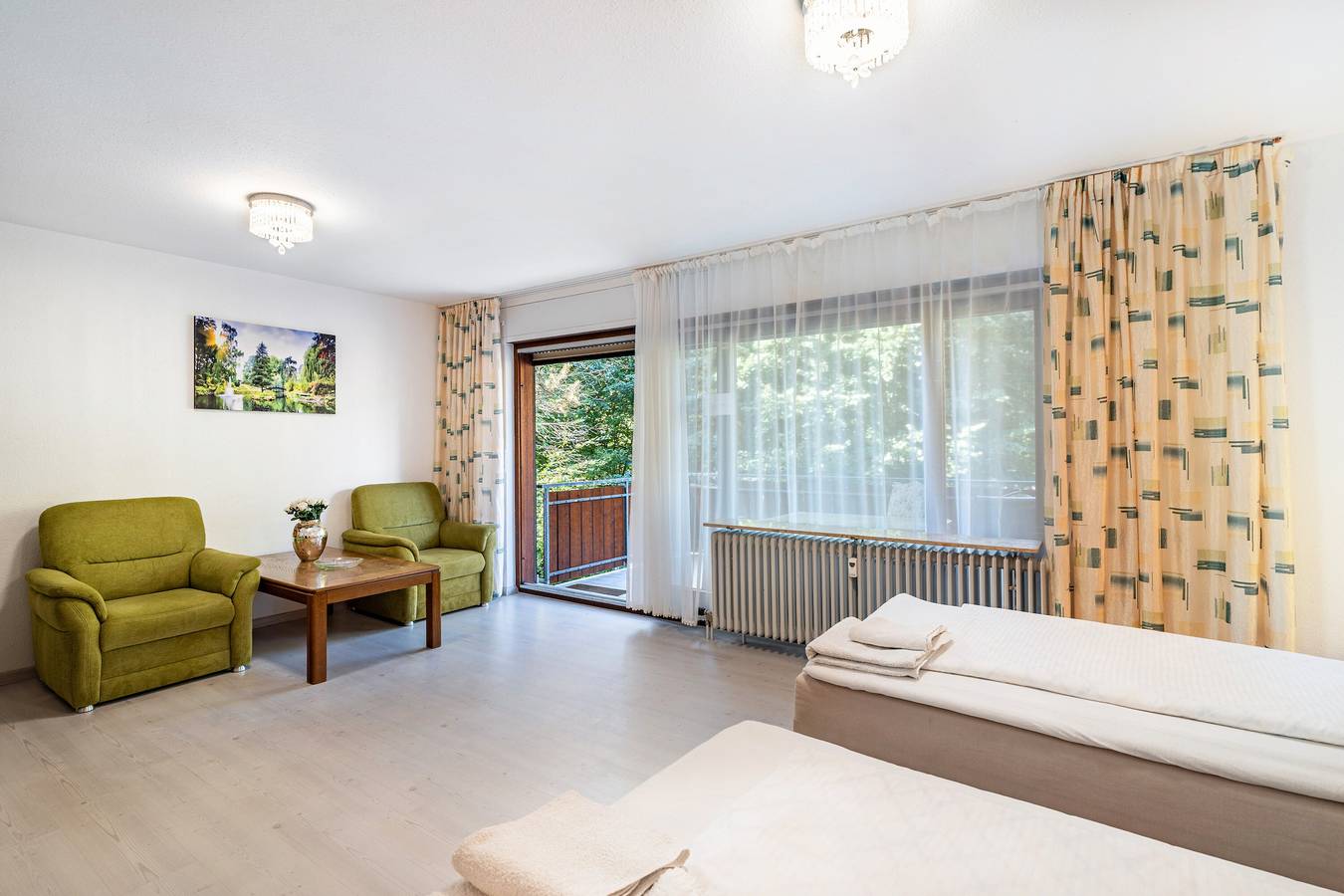 Ganze Wohnung, Ferienwohnung 'Rosa 2' mit Balkon und Wi-Fi in Bad Herrenalb, Nordschwarzwald