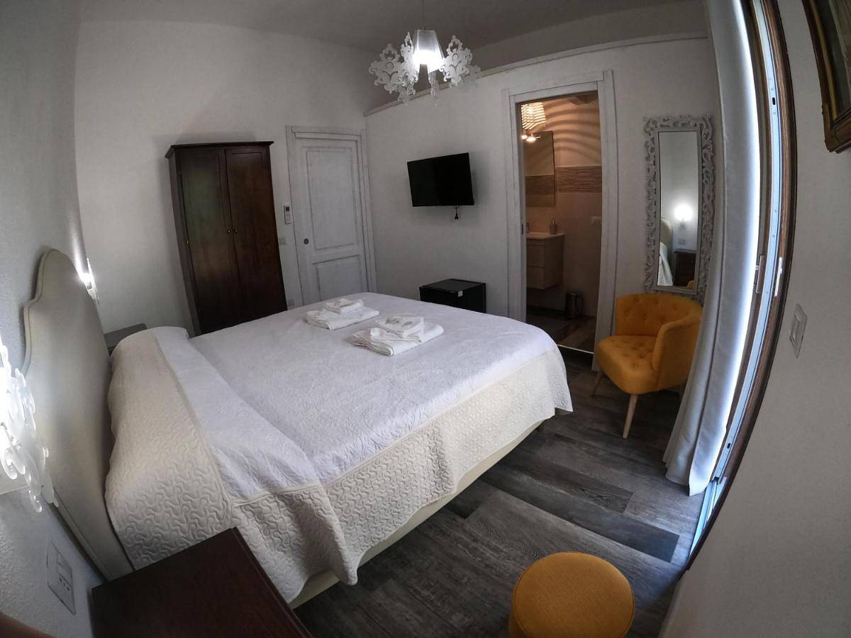 Villa Sari affitta camere in La Caletta, Siniscola