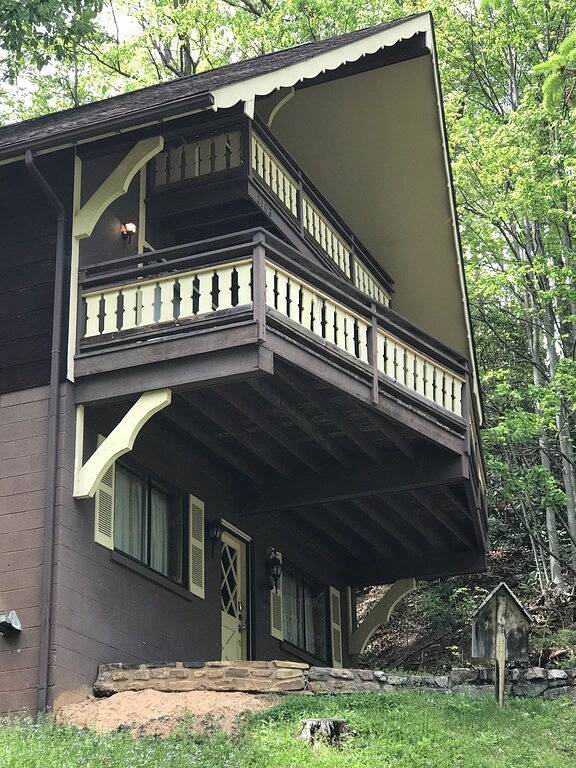 Chalet for 8 people, with terrace and hot tub as well as pool in Gatlinburg