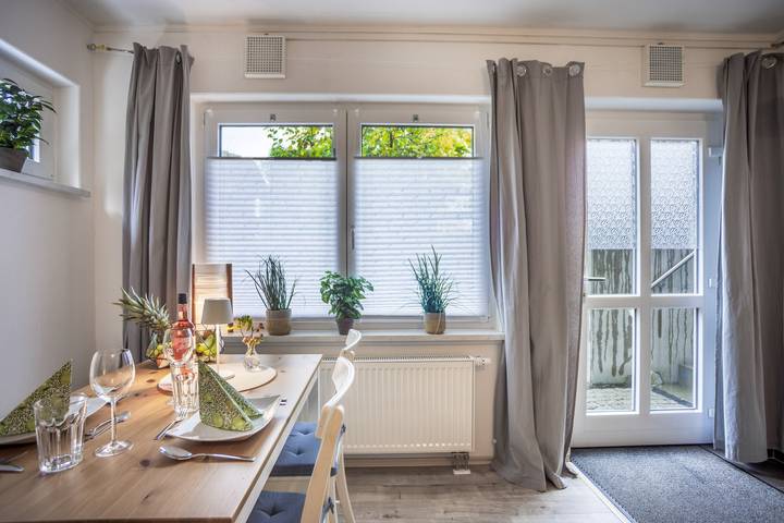 Entire apartment, Apartment "Ferienwohnung Wiesenrain" with Private Terrace and Wi-Fi in Hergatz, Bavarian Swabia