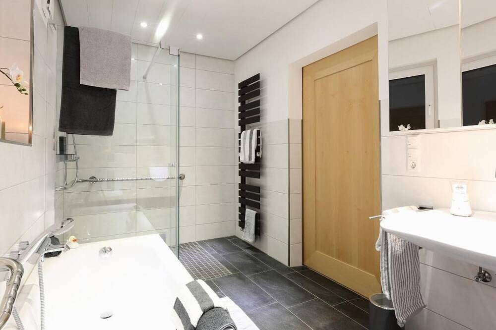 Ganze Wohnung, Appartement in Mastershausen mit Terrasse, Garten und Grill in Mastershausen, Hunsrück