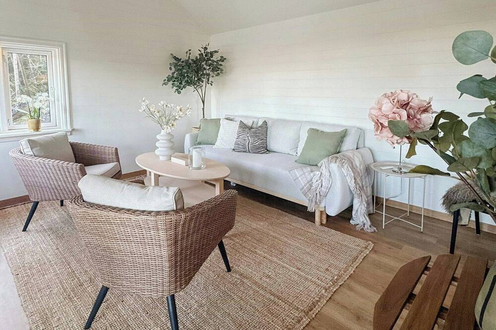 Ferienhaus auf einer Anhöhe mit Blick auf den Öresjö in Borås, Västergötland