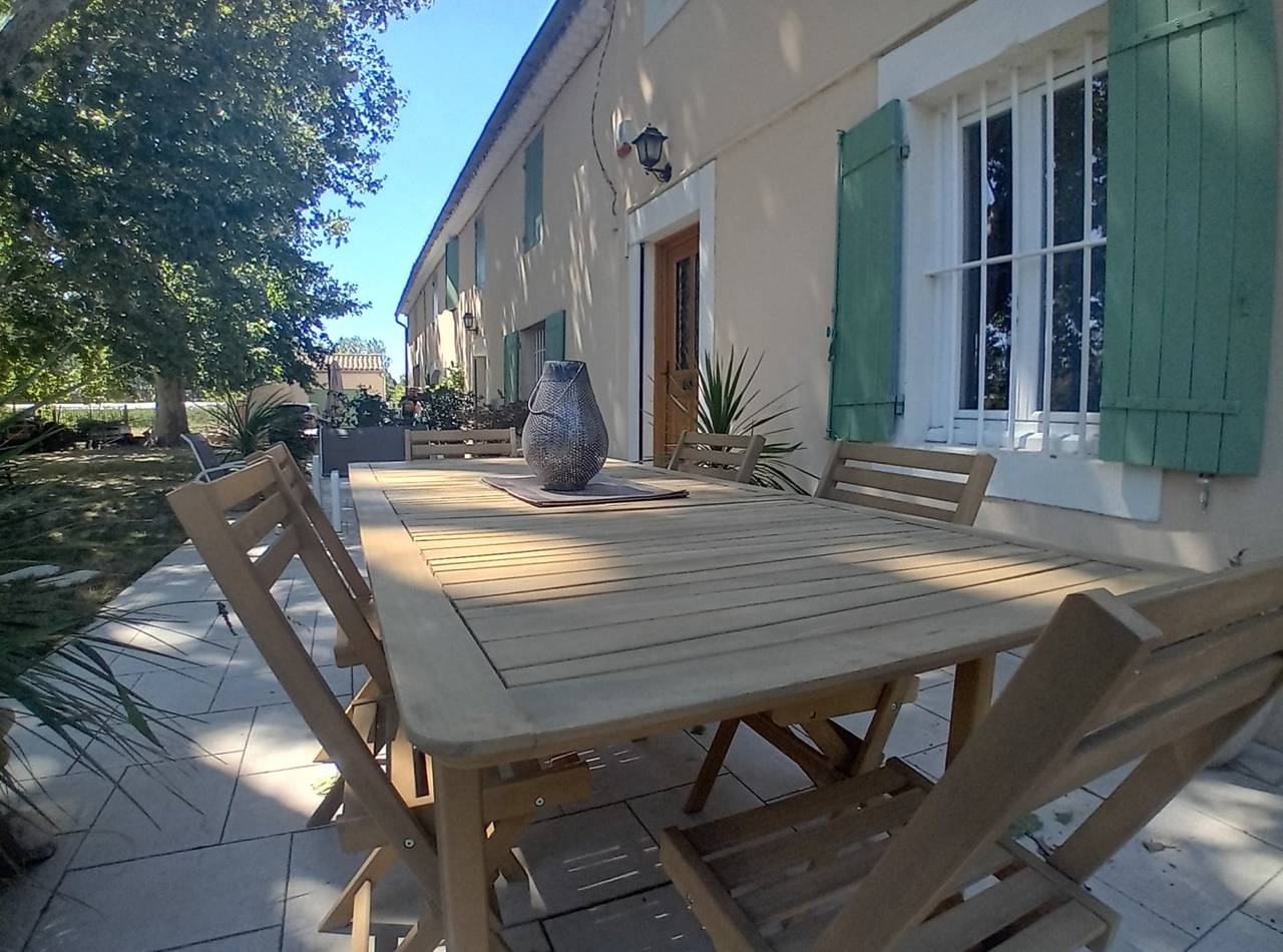 Le Mas des Platanes in Le Thor, Vaucluse