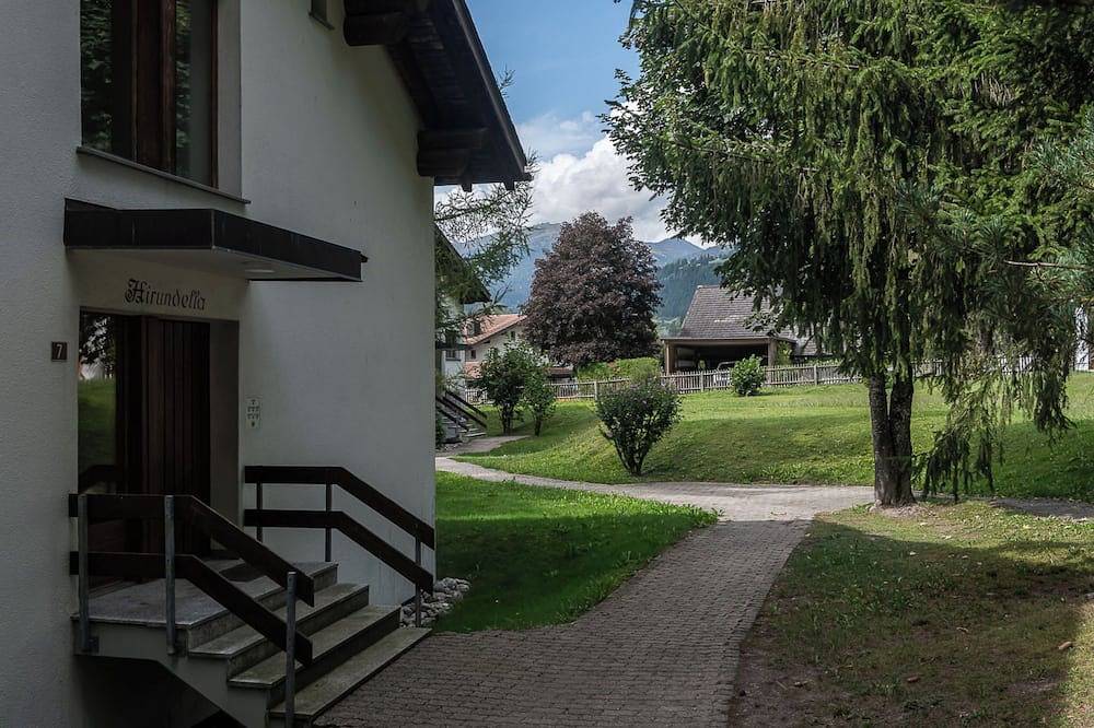 Ganze Wohnung, Casa Hirundella, (Trin Mulin). 2.5 Zimmerwohnung in Trin Mulin, Trin