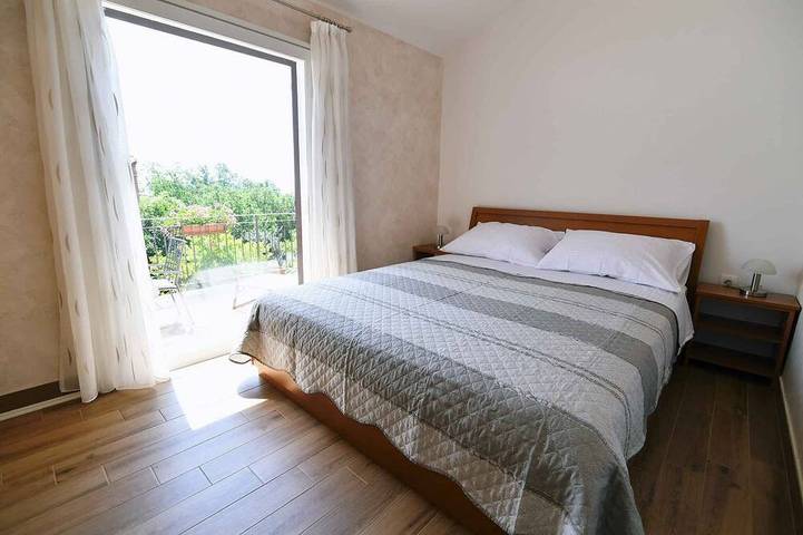 Holiday home with sea views, air conditioning and garden in Mošćenička Draga, Opatija Riviera