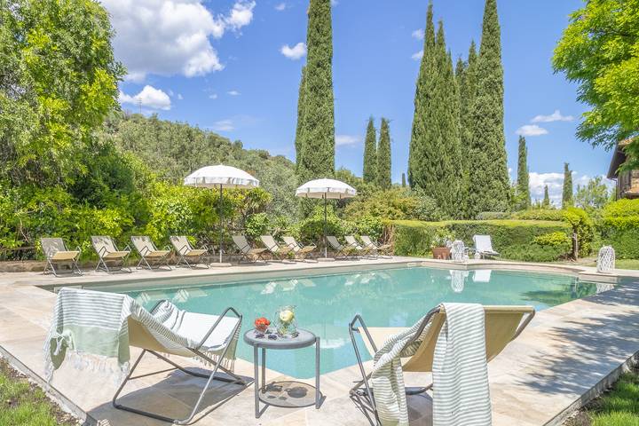 Casa vacanza per 16 persone, con panorama e giardino a Castel del Piano