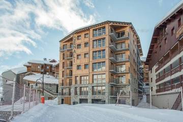 Gîte pour 5 personnes, avec jacuzzi et balcon ainsi que piscine et sauna dans Office De Tourisme De Tignes Le Lac