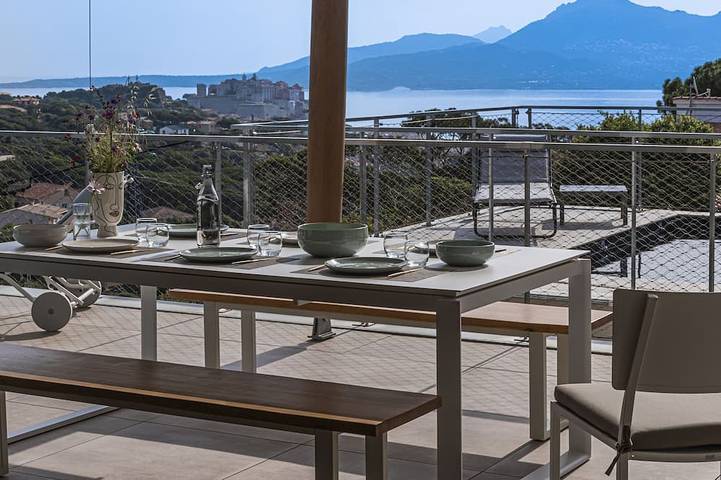 Maison de vacances pour 10 personnes, avec jardin et jacuzzi à Calvi