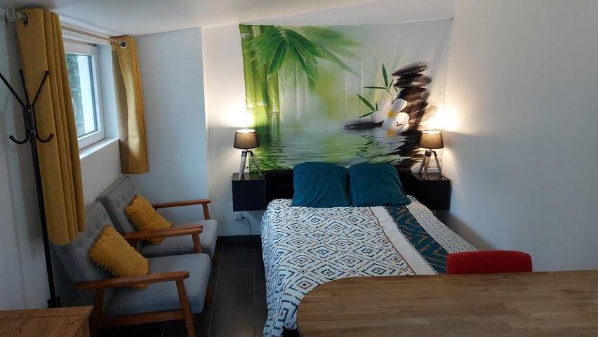 Ferienwohnung für 2 Personen, mit Ausblick und Terrasse sowie Garten - 1