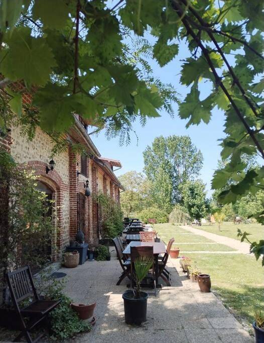 Location de vacances pour 4 personnes, avec terrasse et jardin à Berville-sur-Mer - 3