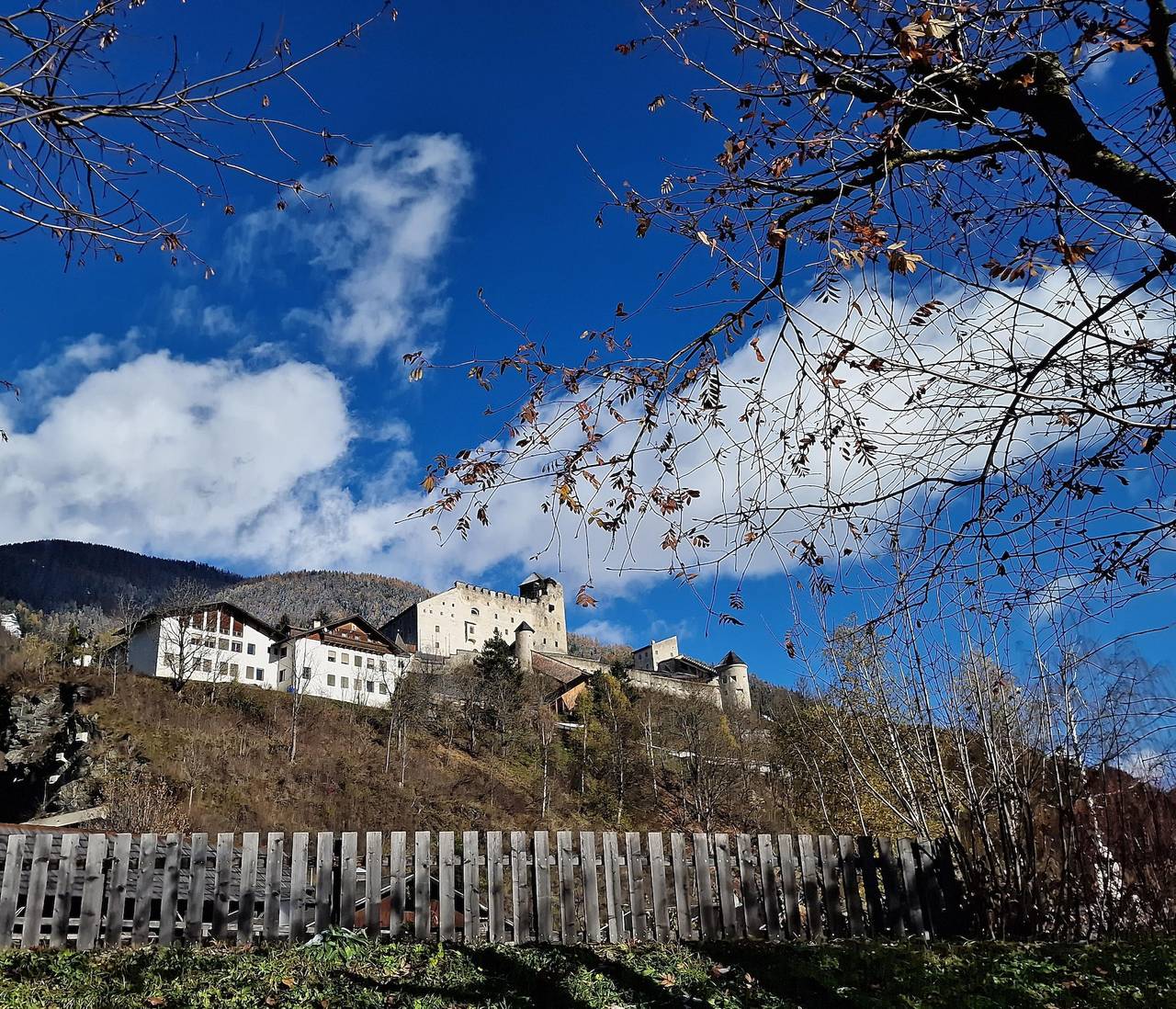 Ganze Ferienwohnung, Appartement Burgblick in Villgratner Berge, Heinfels