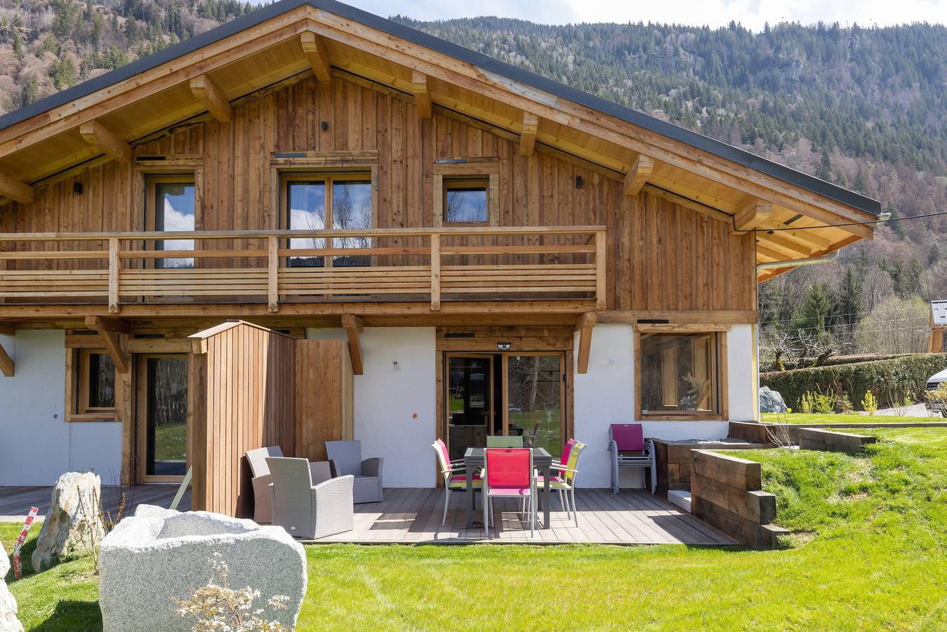 Appartement entier, Appartement de vacances "Chalet Quartz" avec vue sur les montagnes, terrasse privée et Wi-Fi. in Saint-Gervais-les-Bains, Pays du Mont-Blanc