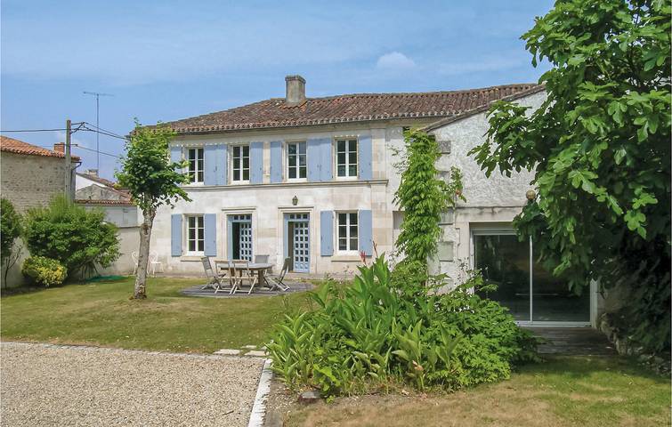 Maison de vacances pour 8 personnes, avec jardin ainsi que terrasse et piscine en Charente - 2