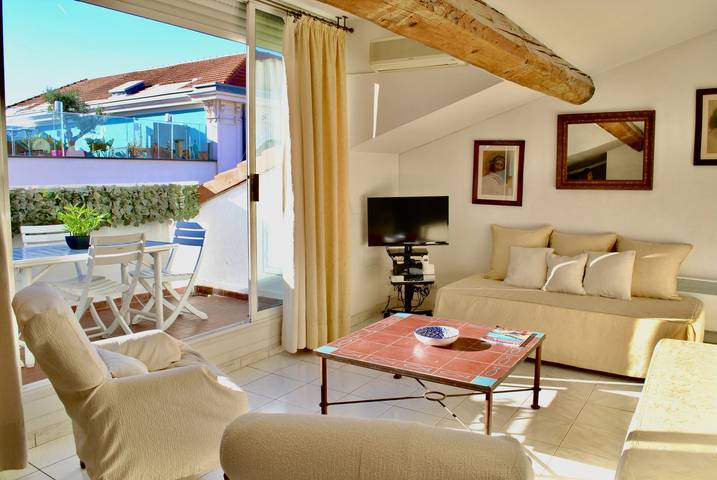 Gîte pour 4 personnes, avec Terrasse dans Palais Des Festivals Et Des Congres