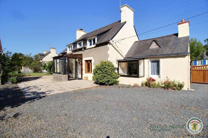Gîte pour 5 personnes, avec Terrasse et Jardin à Plourivo