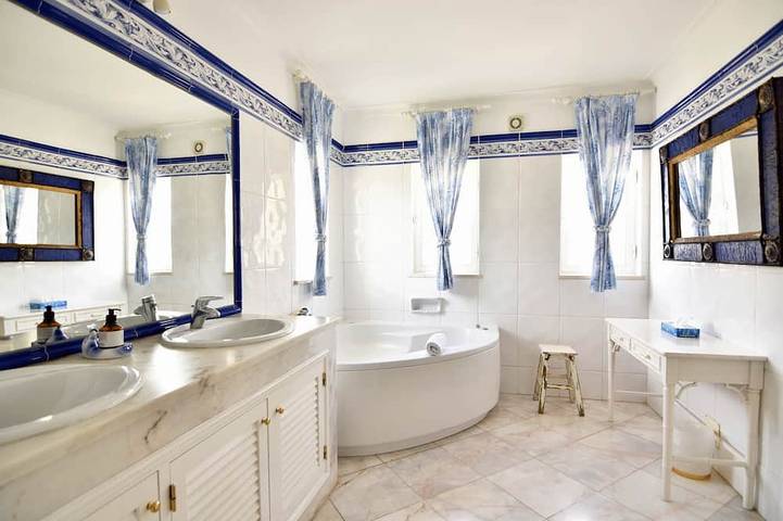 Luxury villa with private pool, seaview, 2300qm in Alvor, Faro District