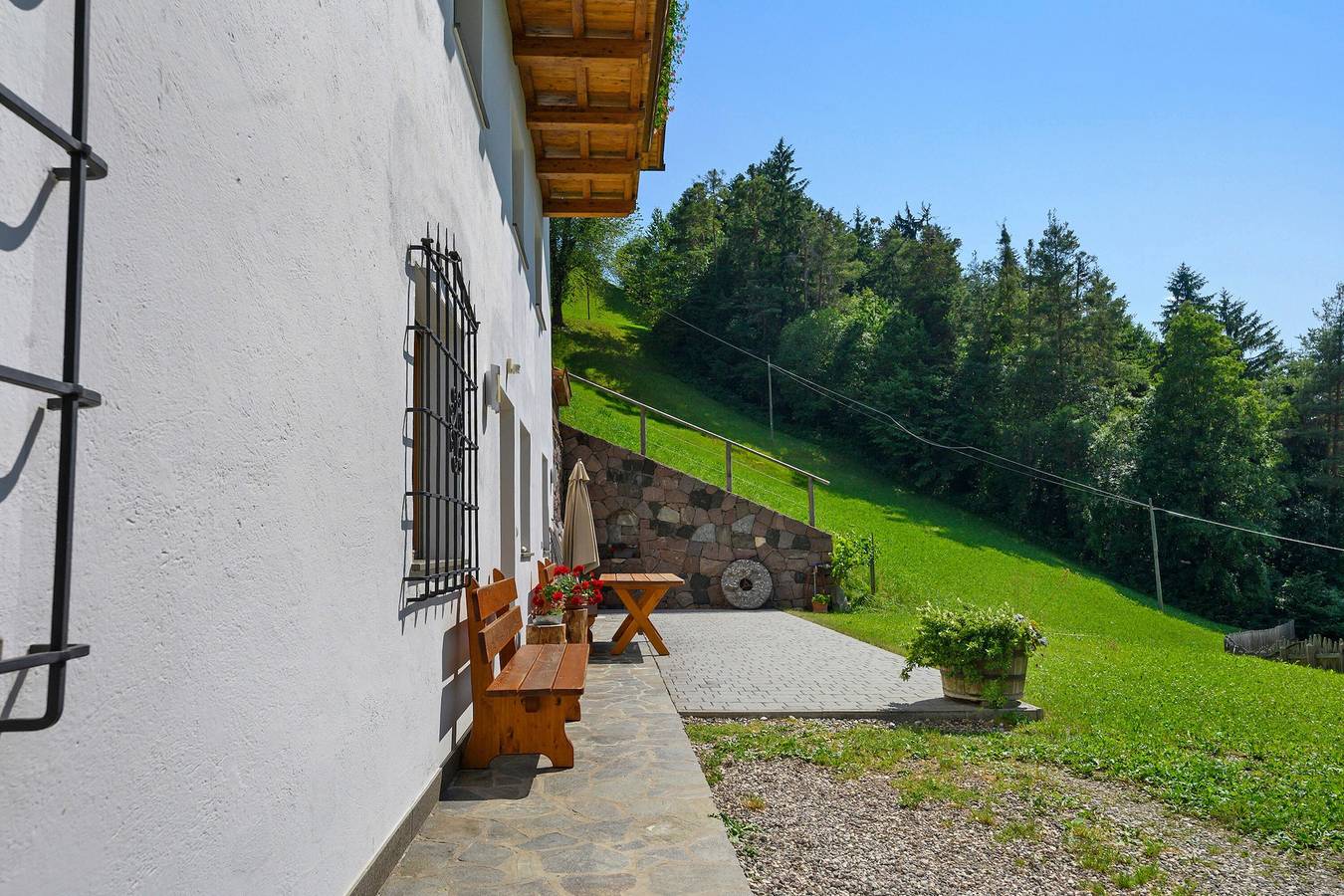 Ganze Wohnung, Ferienwohnung 'Völs' mit Bergblick, privater Terrasse und Wi-Fi in Ums, Völs am Schlern