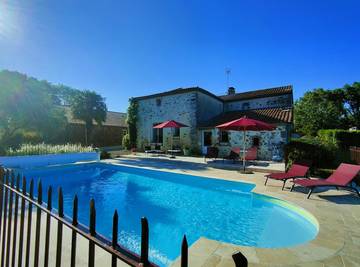 Chambre d’hôte pour 3 personnes, avec piscine et jardin dans Fontenay-le-Comte