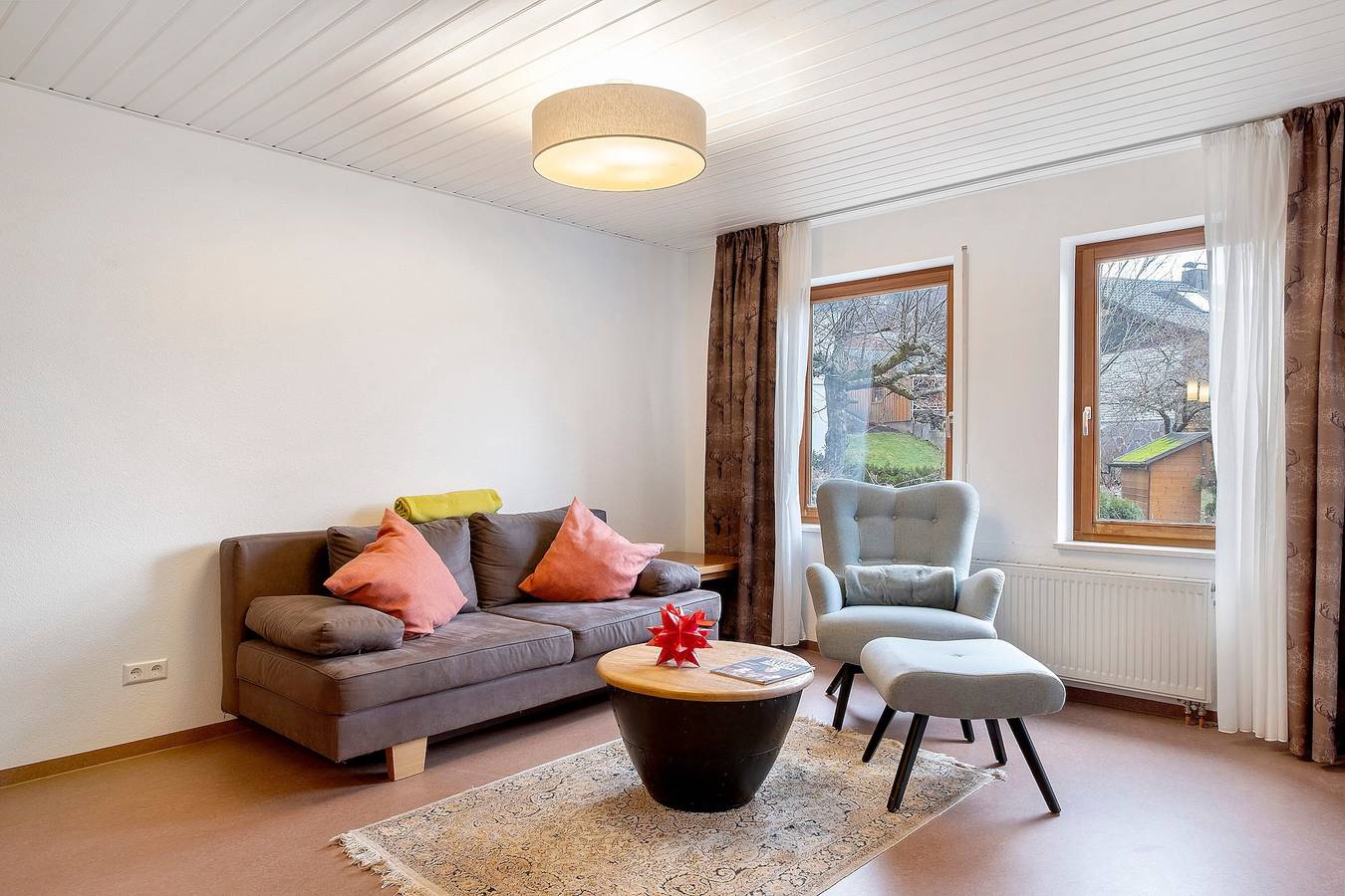 Ganze Wohnung, Ferienwohnung 'Löwenzahn' mit Bergblick, privater Terrasse und Wlan in Unterkirnach, Mittlerer Schwarzwald