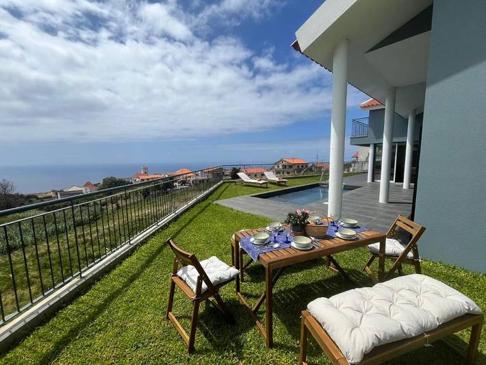 Casa de férias para 8 pessoas, com vista e jardim e ainda piscina em Ponta Do Pargo