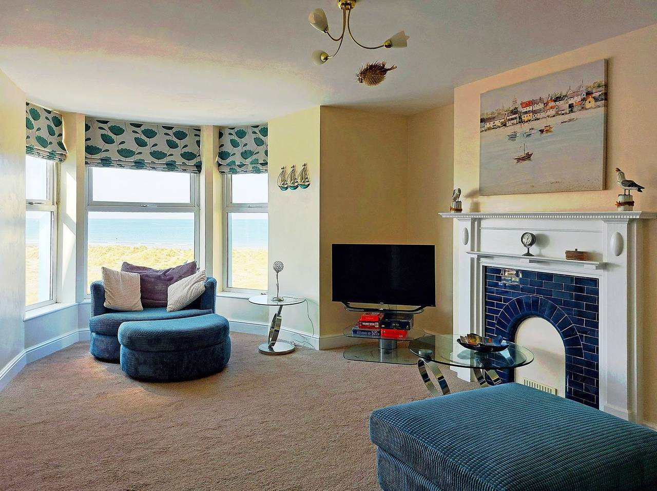 Entire apartment, Hafan Y Traeth Beach Front Apartment in Barmouth in Barmouth, Snowdonia