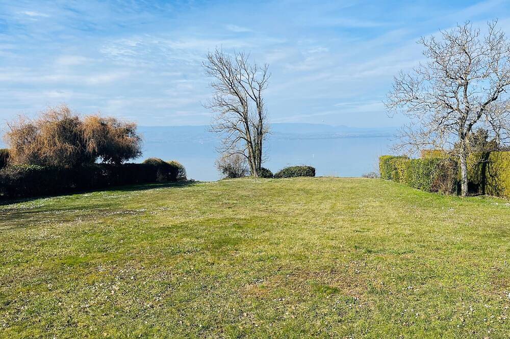Entire apartment, Comfortable waterfront apartment with breathtaking views, nature break in Anthy-sur-Léman, Thonon-les-Bains region