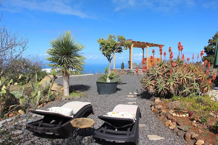 Ferienhaus für 2 Personen, mit Terrasse und Garten - 1
