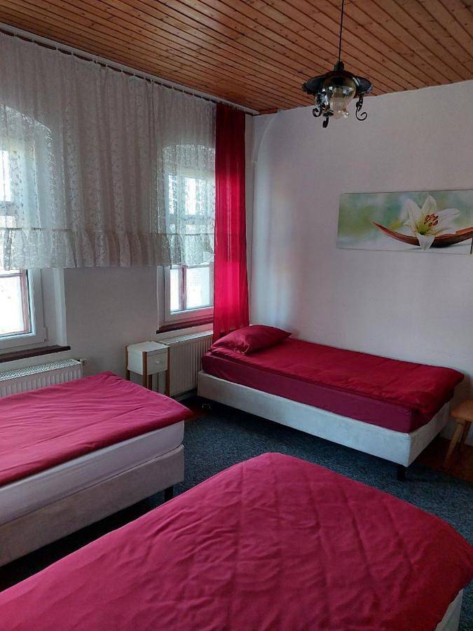 Gästehaus für 3 Personen, mit Terrasse und Garten sowie Ausblick in Sohland a. d. Spree