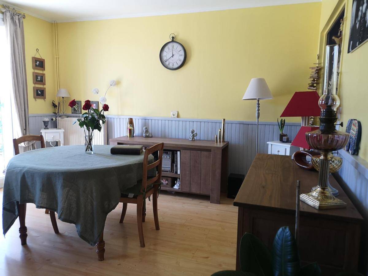 Double Room with Private Bathroom in Onzain, Région de Blois