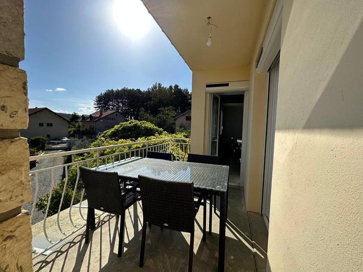 Gîte pour 4 personnes, avec Balcon ainsi que Terrasse et Vue à La Bâtie-Neuve