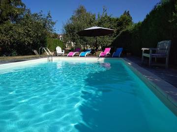 Chambre d’hôte pour 2 personnes, avec jardin et piscine à Saint-Genouph