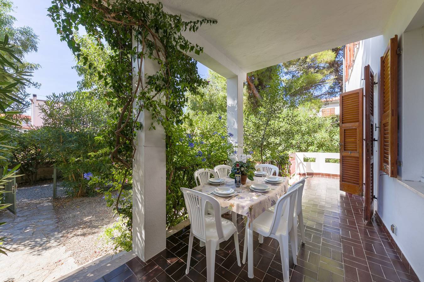 Ganze Wohnung, Ferienwohnung "Montecristo 1" mit Terrasse und in Meeresnähe in Spiaggia di Marina di Campo, Marina di Campo